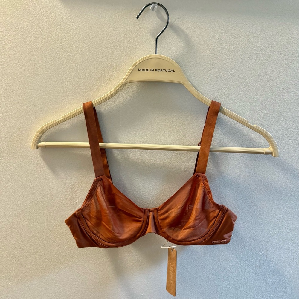 Skims No Show Unlined Demi Bra in Bronze